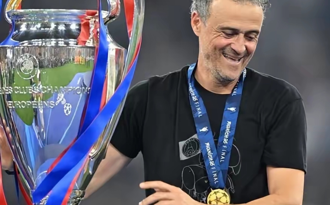 包含赛地聚焦：欧冠国际比赛日热度飙升，夏洛特黄蜂队长鼓劲，引发热议，赛程密集仍需轮换的词条