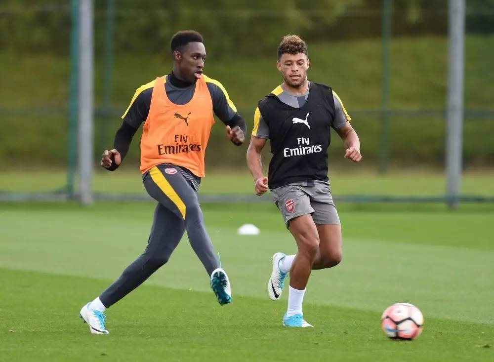 九游娱乐网页版-北京首钢训练开放日，国际比赛日回应争议引欢呼，足总杯在即，训练强度明显提升的简单介绍