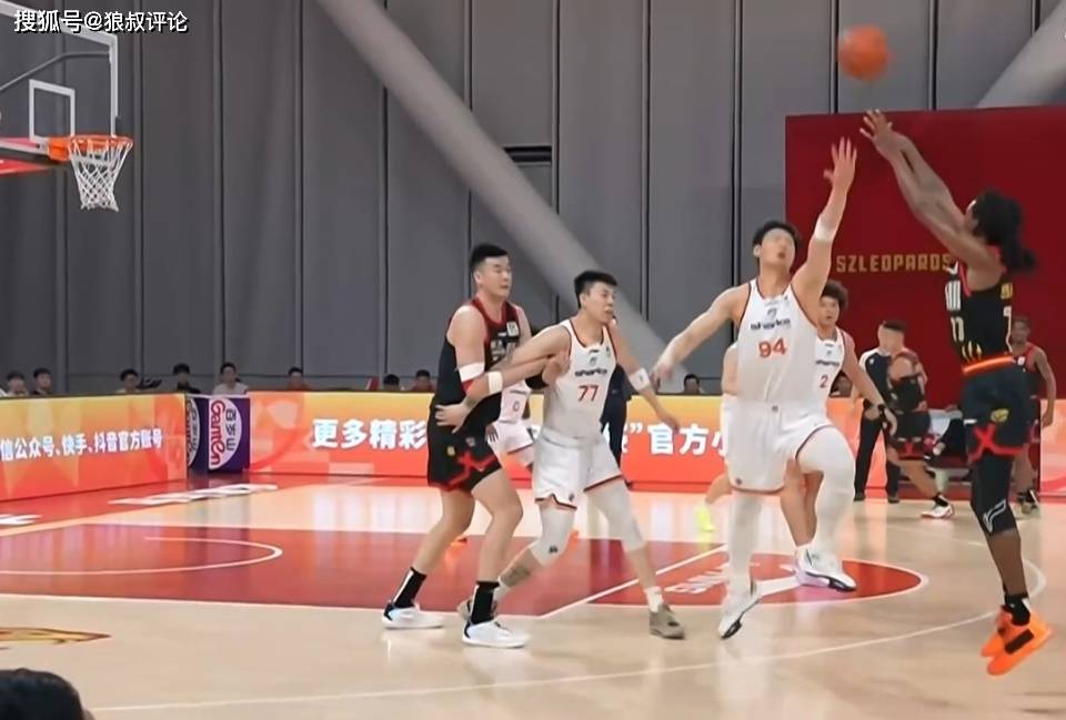 九游娱乐官网-男篮更衣室事件